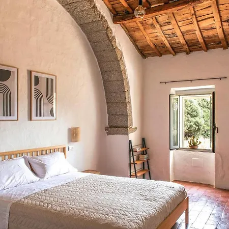 2 Bedroom Cozy In Nyaraló Luogosanto